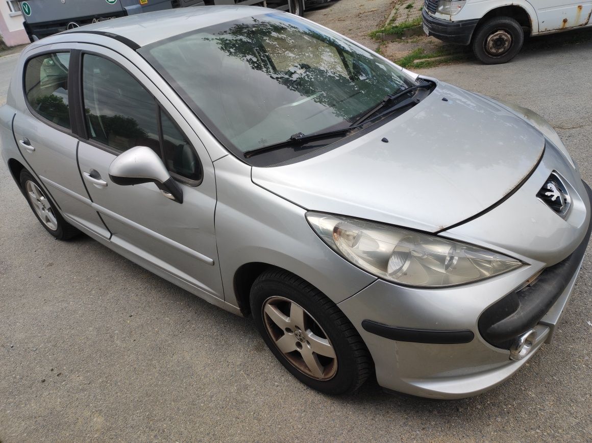 На части!!!Пежо-207,1.4,16V-95к.с.-бензин