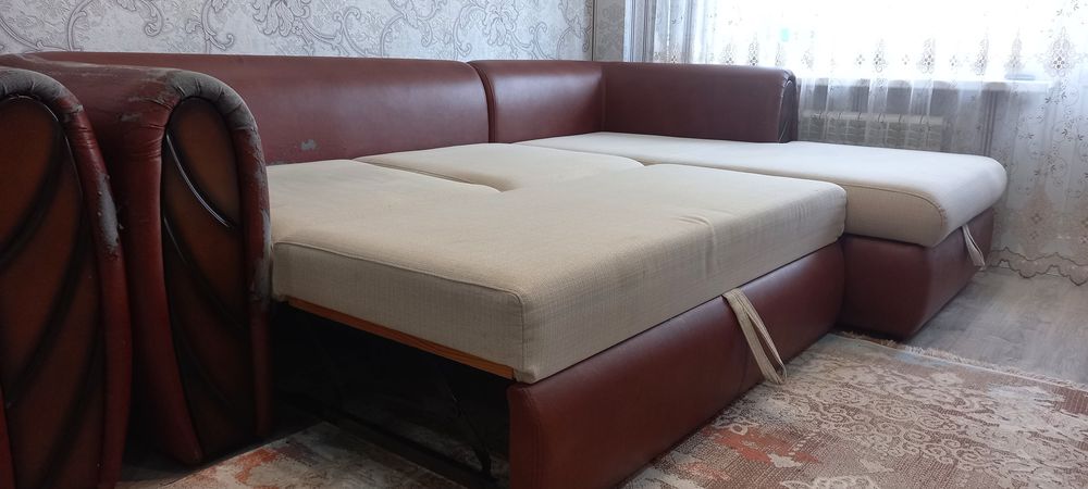 Продам Мякой  Уголок, диван на пружинном основеоснове ,  магу памоч
