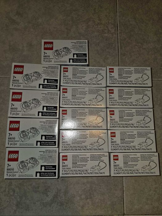 Lego Powered UP 88009 Hub 88011 Motor 88010 Remote Train Влак