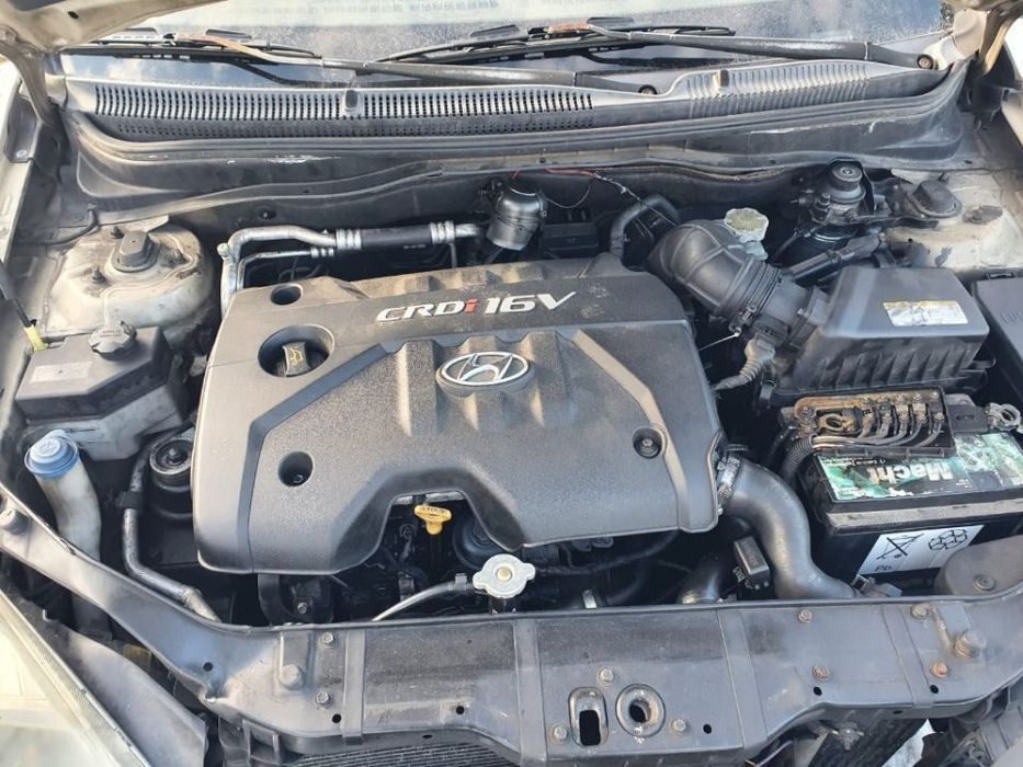 Dezmembrez Hyundai Accent motor 1.5diesel 110cp D4FA dezmembrari cutie de viteze manuala 5+1 trepte