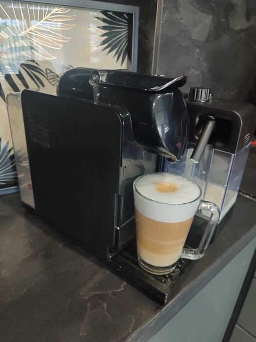 DeLonghi Nespresso Lattissima