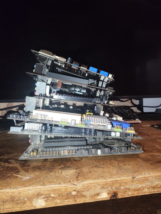 Продам материнские платы