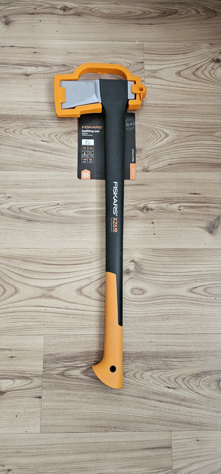 Брадва за цепене Fiskars XL X25