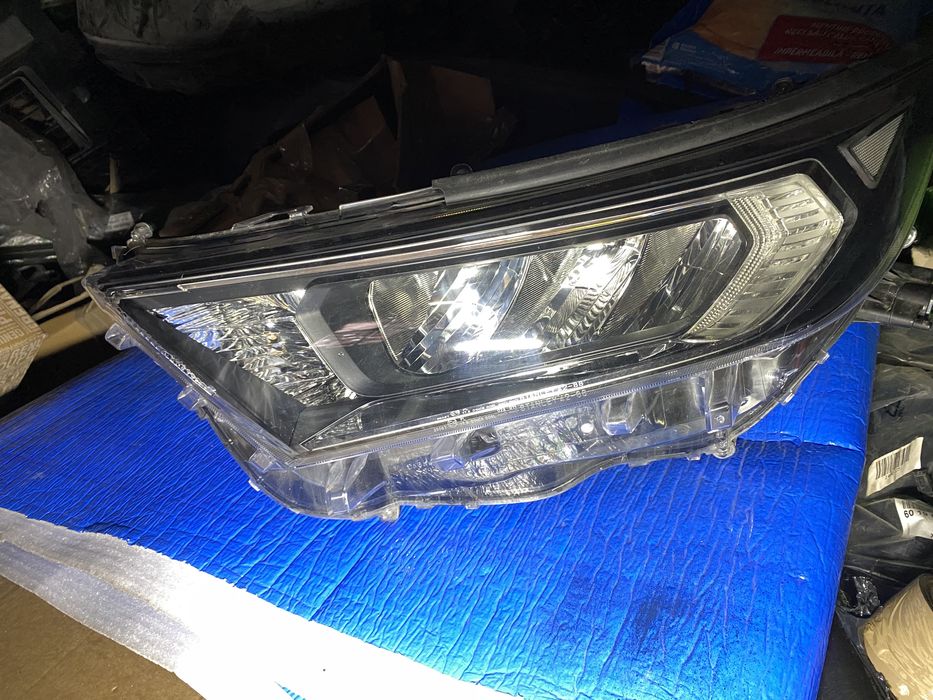 Far Toyota rav 4 2019 - 2022 far stanga led