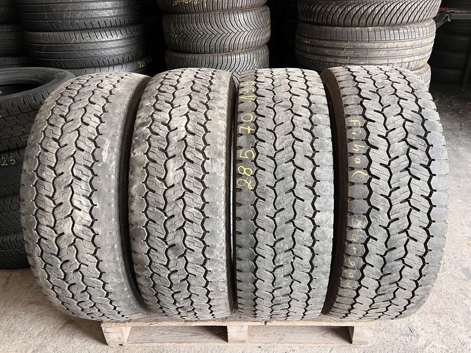 4 anvelope camion 285/70/19.5 , Michelin , 8-9 mm !