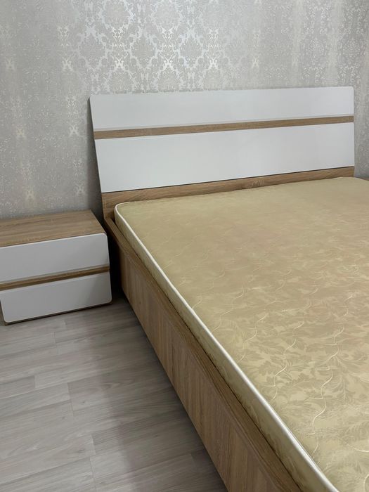 Продается спальный гарнитур