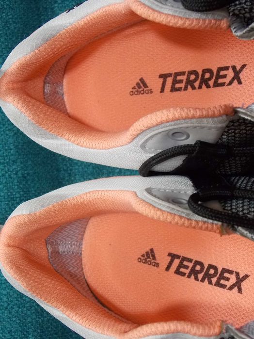 adidasi Terrex 38 2/3 incaltaminte drumetie,munte,trekking,alergare