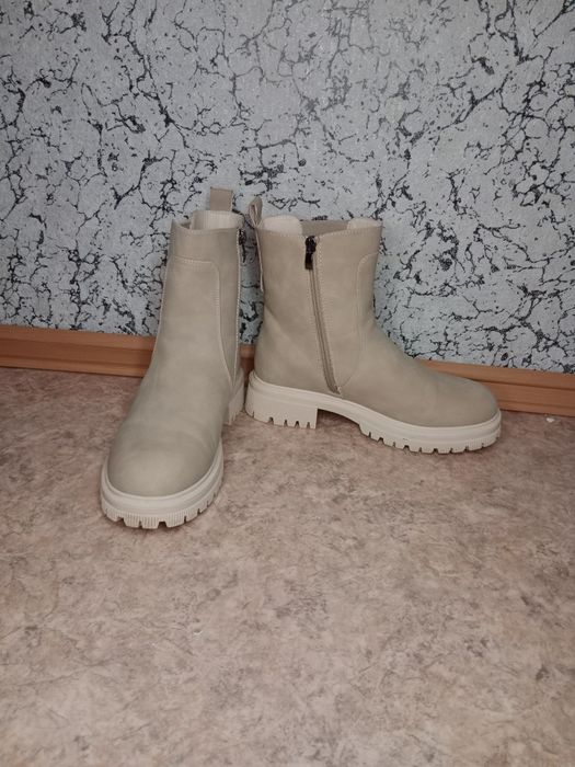 Зимние женские ботинки