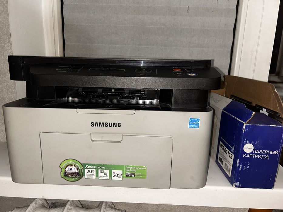 Samsung m2070 МФУ  + новый картридж МЛТ-Д111.