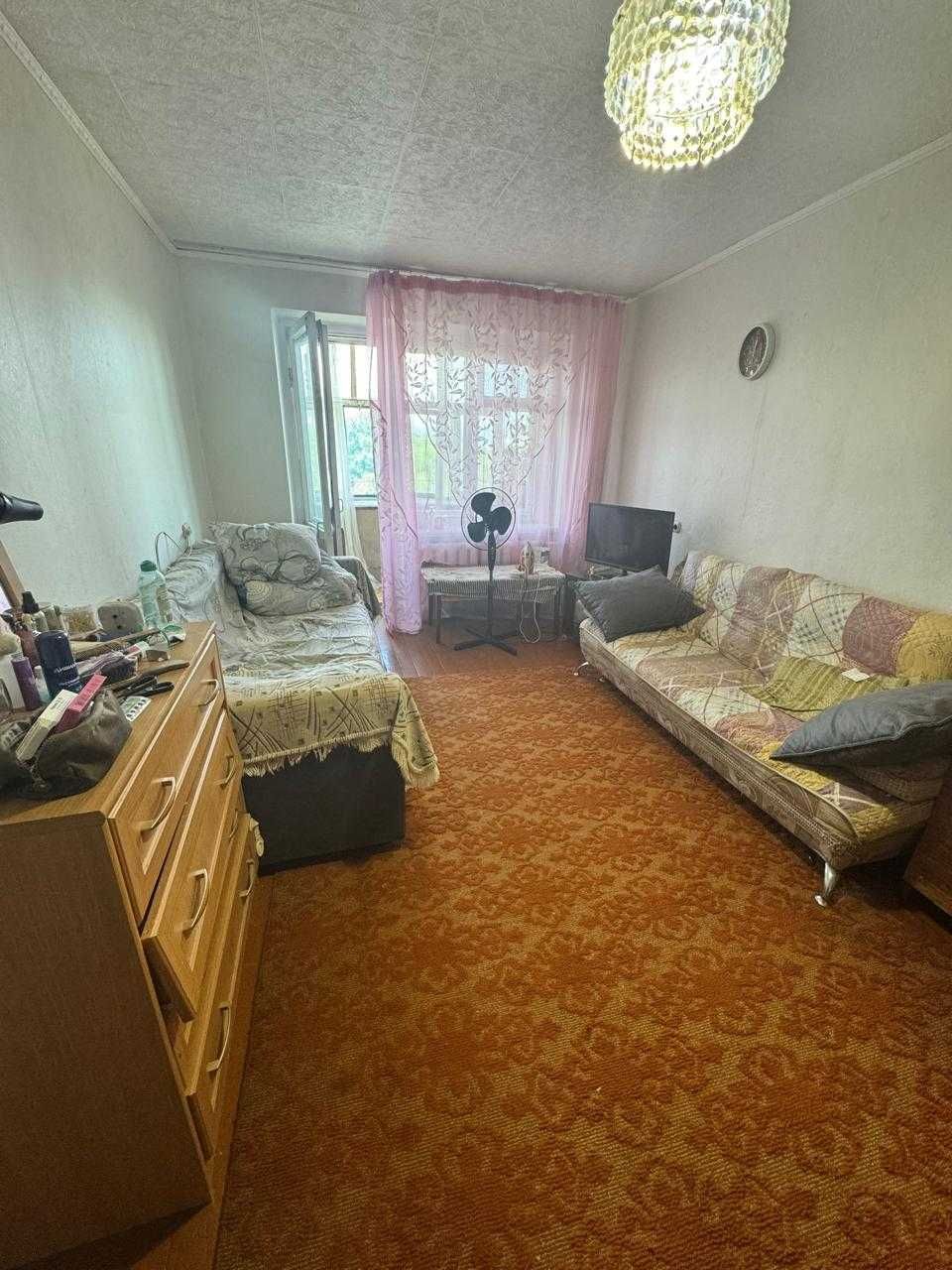 Продаётся 1 ком квартира в 7 мкрн, ул. 50 Лет Октября 80. 5,8 мил!