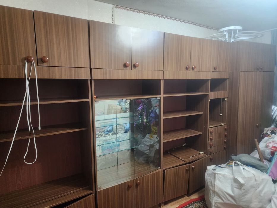 Стенка б.у цена 500.000 сум