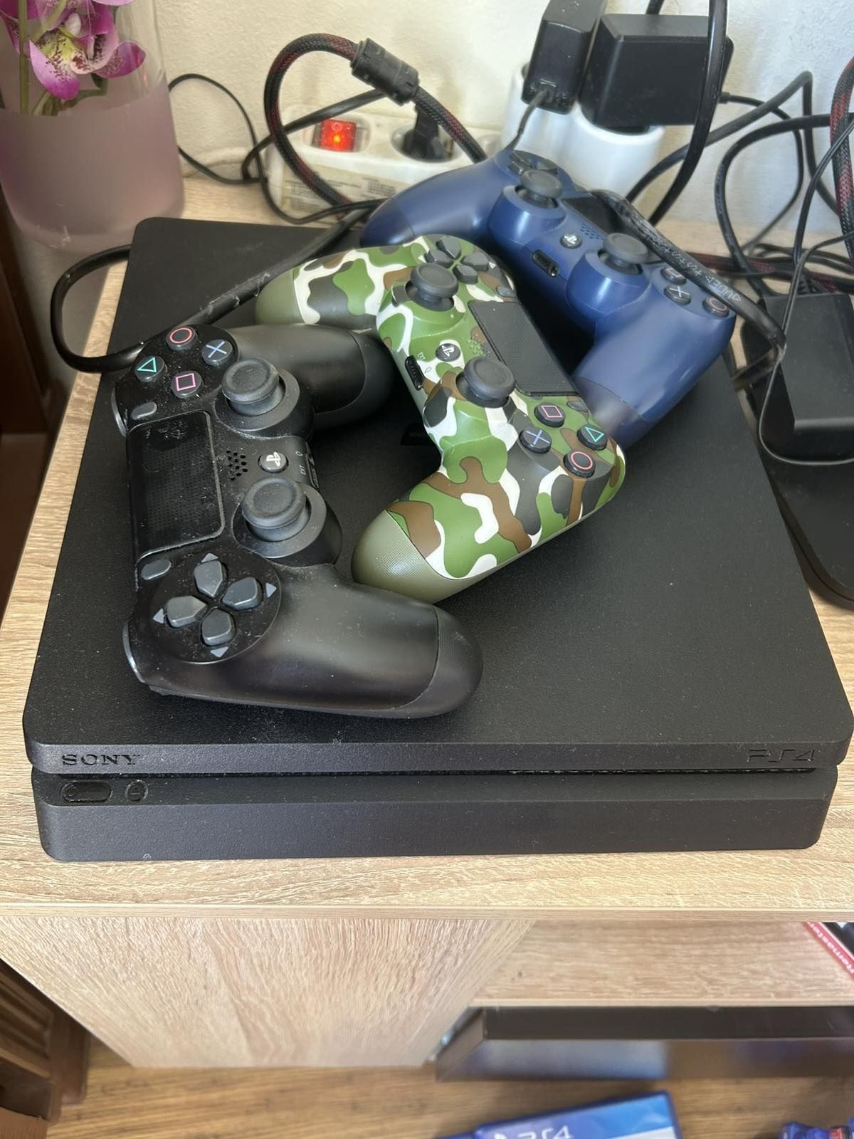 Плейстешън 4 с 19 игри