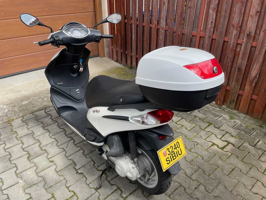 Vând scuter Piaggio Fly 50 T