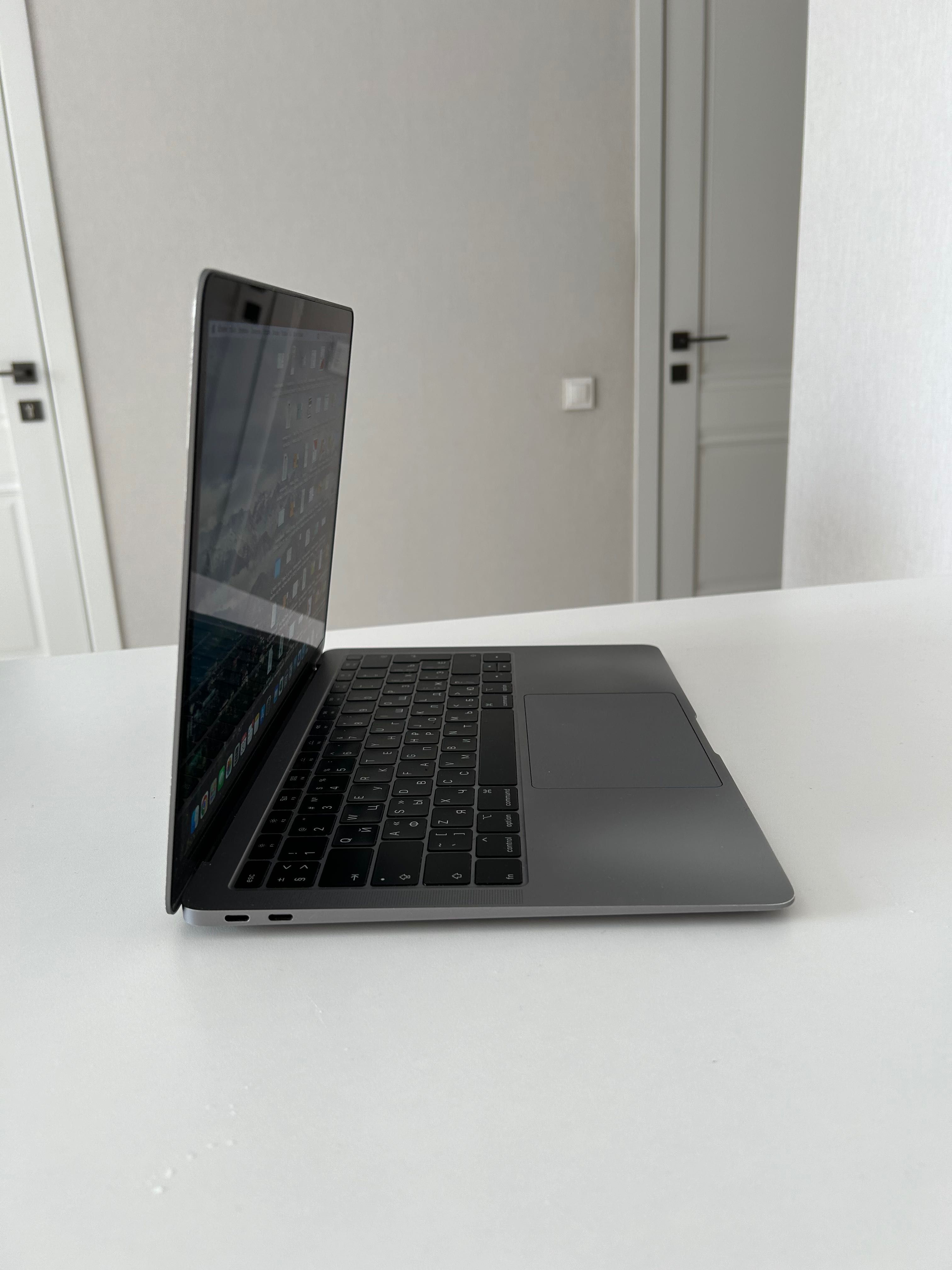 Продам MacBook Air ‘13 2018 года, 128 gb