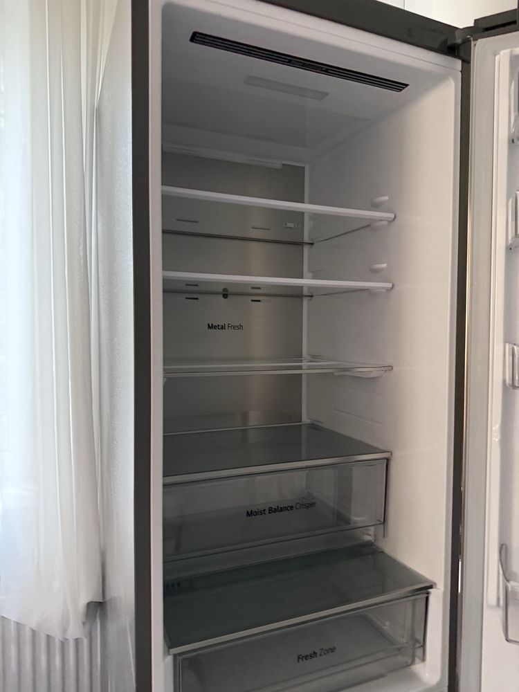 Продам холодильник LG