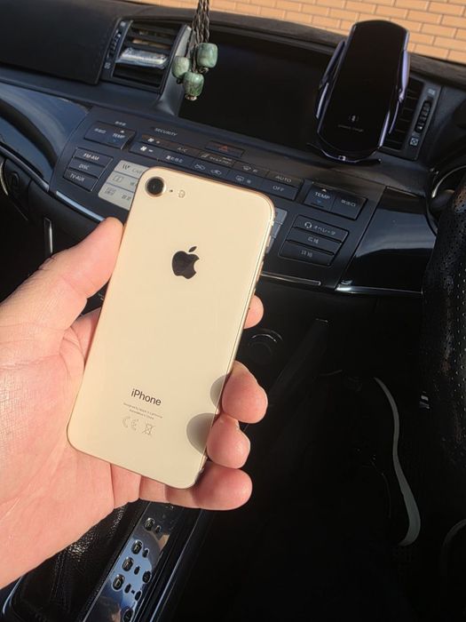 Phone 8 64gb батареика 77%