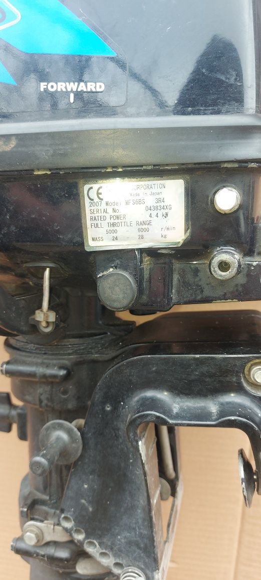 Продавам извънбордов двигател за лодка Tohatsu MFS6BS 6 к.с. къс ботуш