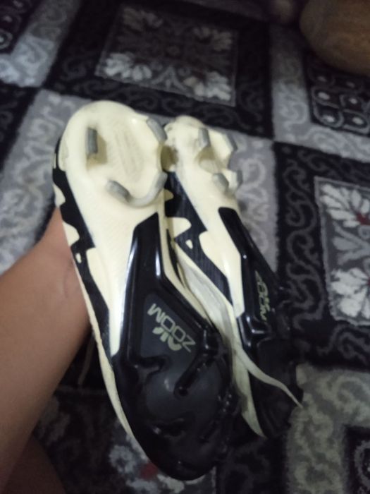 Butsi holati yaxshi 2   3 marta kiyilgan yangidan turibd... 42 razmer