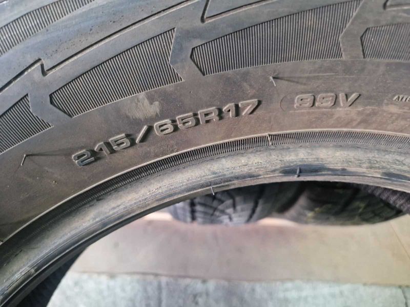 4 Goodyear R17 215/65 Anvelope de iarnă DOT4519