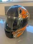 Каска Harley-Davidson , Ръкавици , Шалче/Кърпа за глава.
