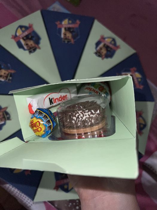 Tort din cutii felie de tort