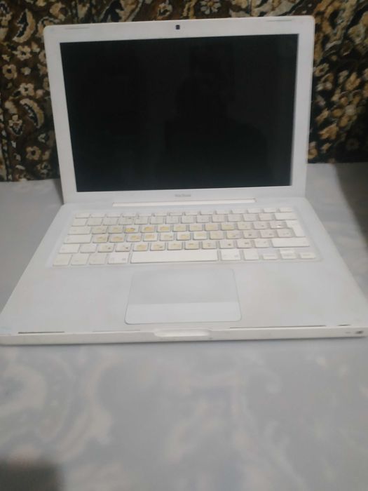 Продам macbook на запчасти
