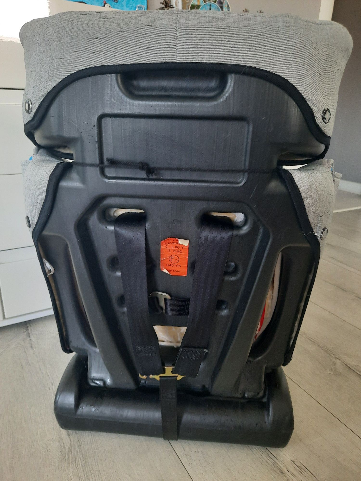 Детско столче за кола Chipolino
