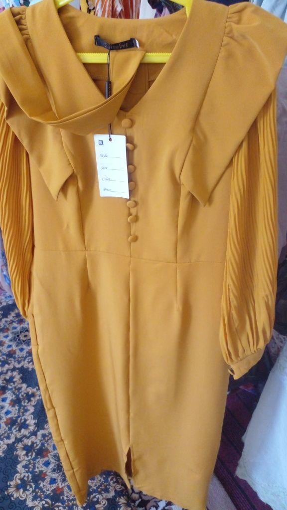 Kiyimlar bor hammasi  500 000 sum