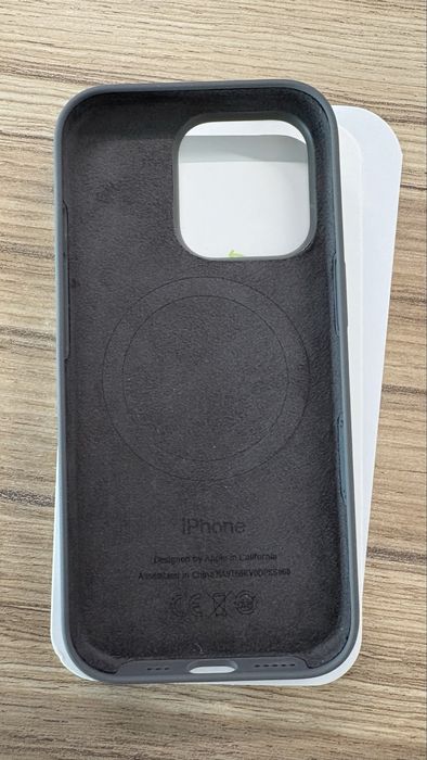 carcasa iphone 16pro silicone grey identic cu originalul