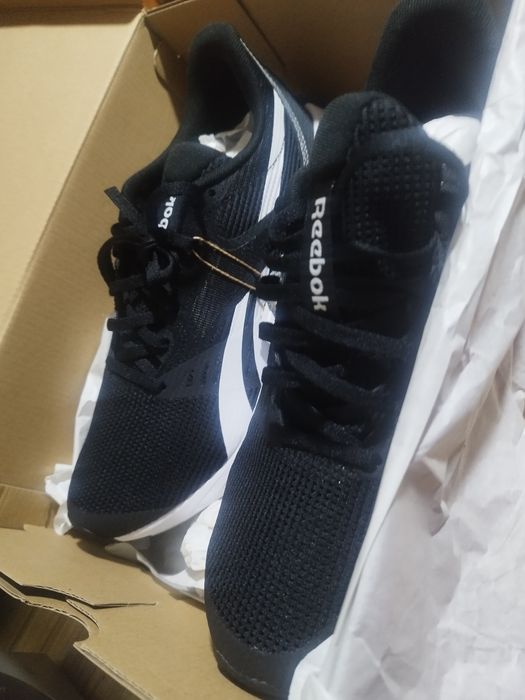 Маратонки Reebok, Hummel.