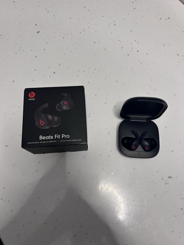 Casti Beats Fit Pro