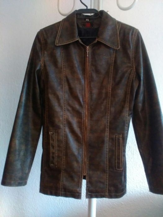 Дамско кожено яке