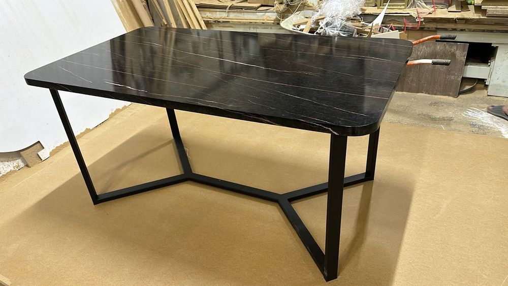 Столы есть в наличие