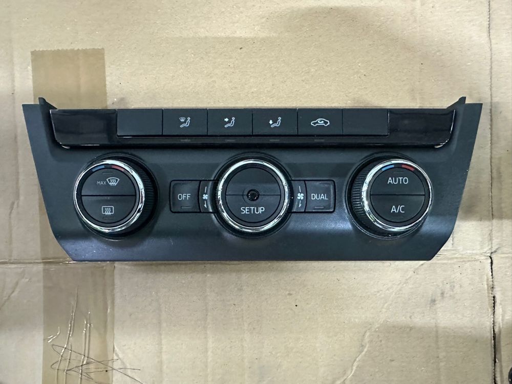 Panou clima climatronic cu rama skoda octavia 3