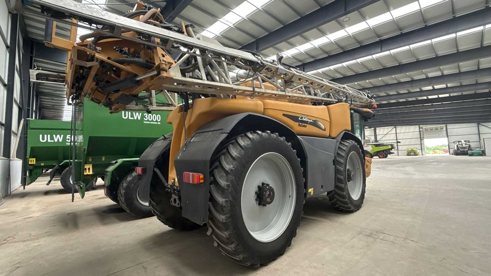 Autopropulsata de erbicidat Challenger Rogator 655