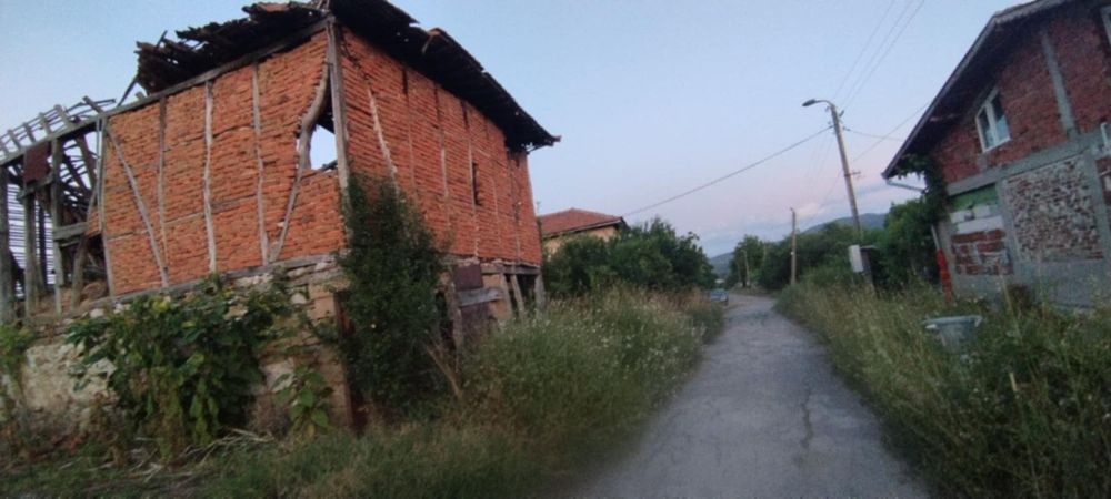 Продавам парцел в регулация село Паничарево