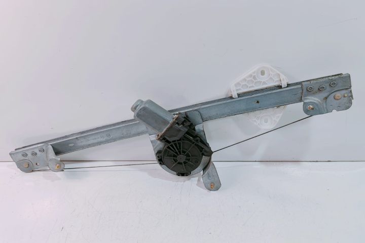 Macara  dreapta fata cu motoras 400727D Dacia Logan prima generatie