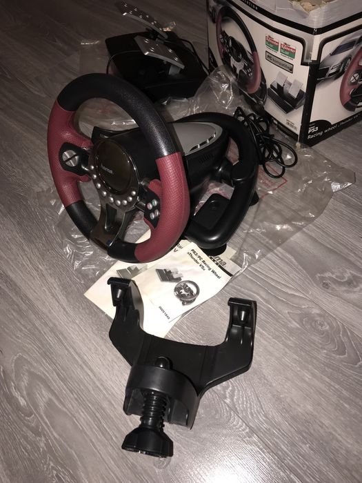 Volan gaming Hama pentru PS3 + pedale + suport de birou
