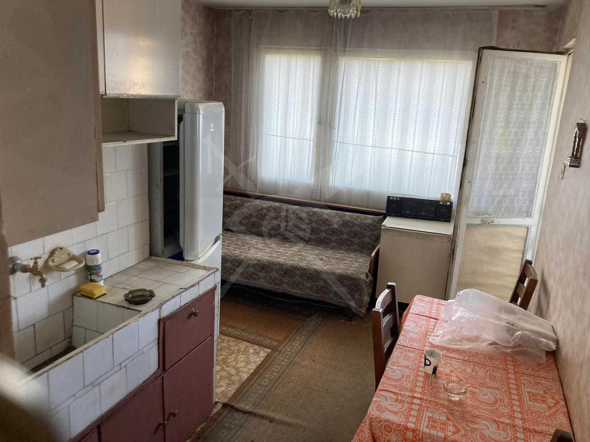 Тристаен апартамент в гр. Пазарджик 46000