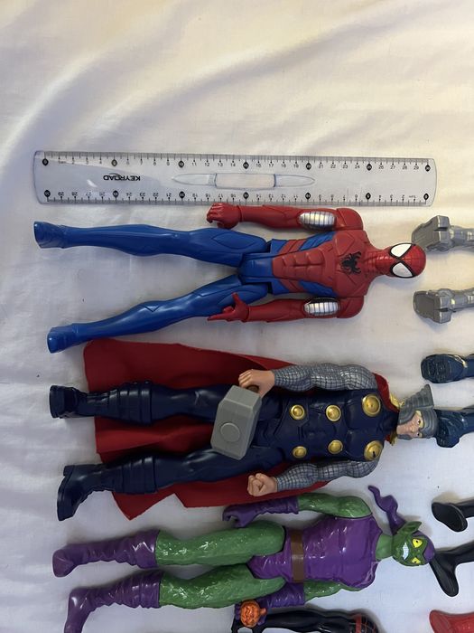 Lot figurine articulate marvel 30 cm lungime plus bonus