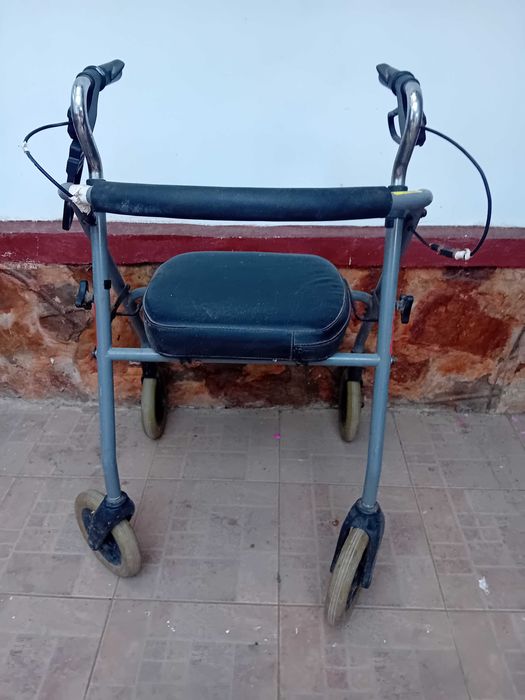 Cadru de mers pe roti o frana .defect 1