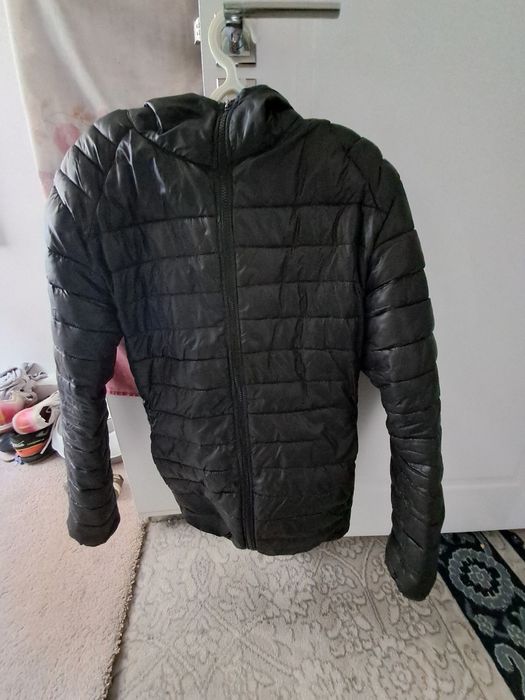 Erkaklar kiyimi. Kuz qishki. Shim kurtka