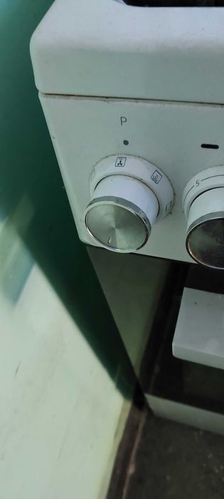 Готварска печка на газ и ток комбинирана