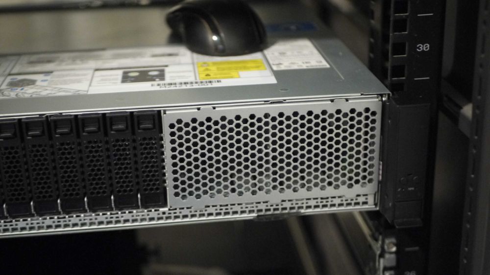 Server ultraperformant 2Tb RAM platinum 3 gen  128  60 tb ssd u2 NVME