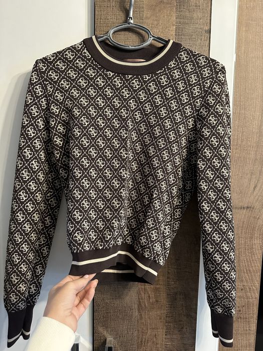 Дрехи Guess, Zara, Pinko