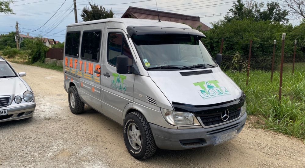 Vand Sprinter 316 2.7cdi/ Automat/ 6 loc/ clima/ Carlig/ Pret 6900€€€