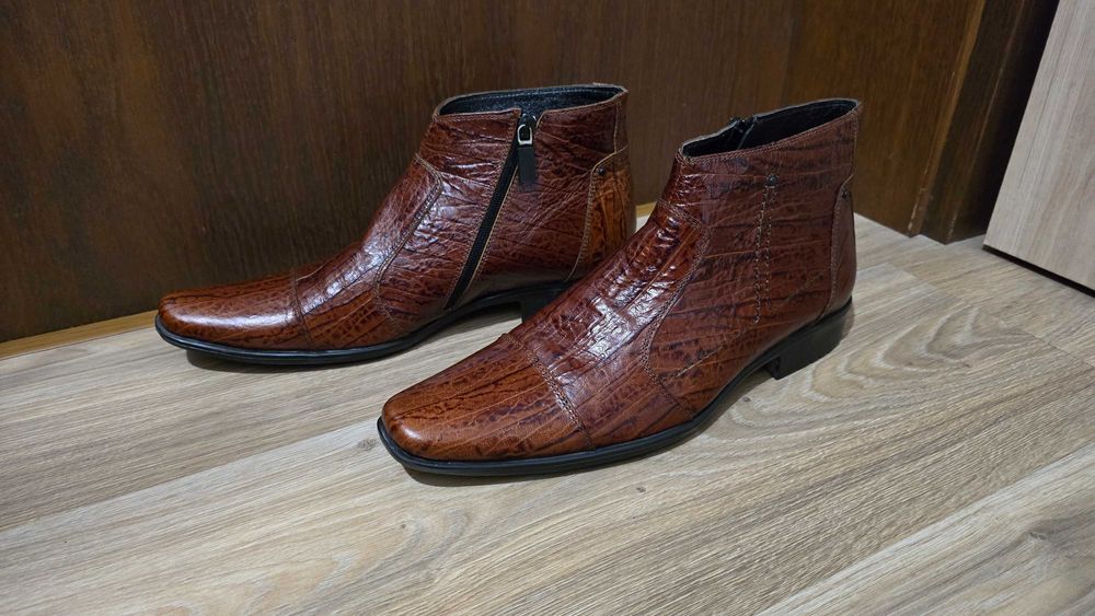 Чисто нови мъжки обувки 41  номер естествена кожа.