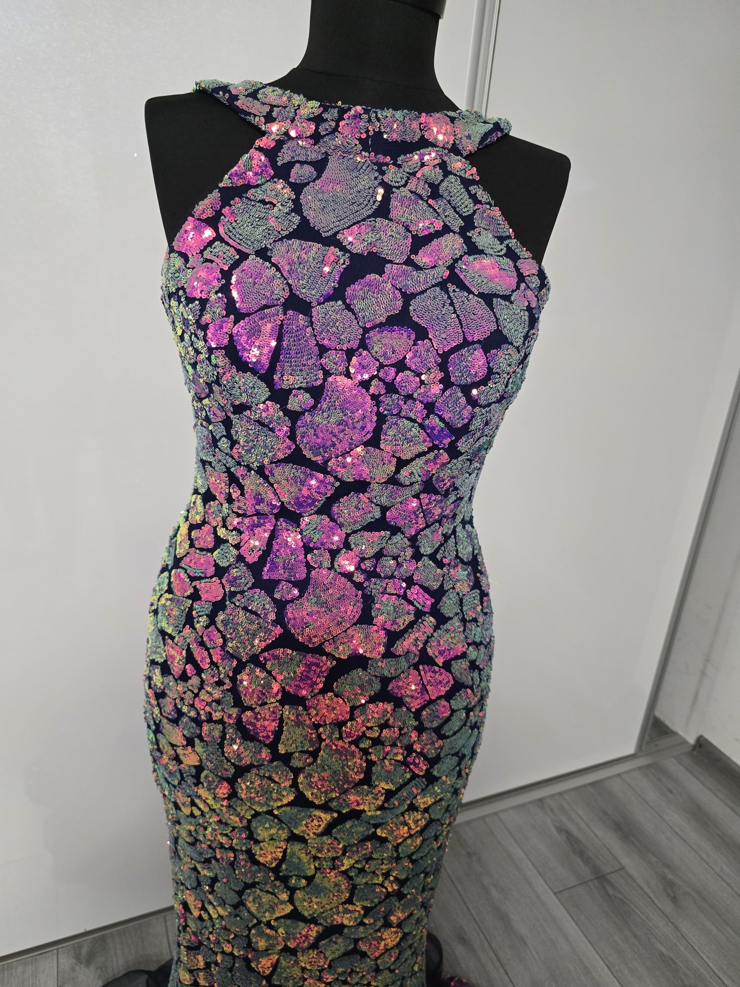 Rochie de seară cu paiete