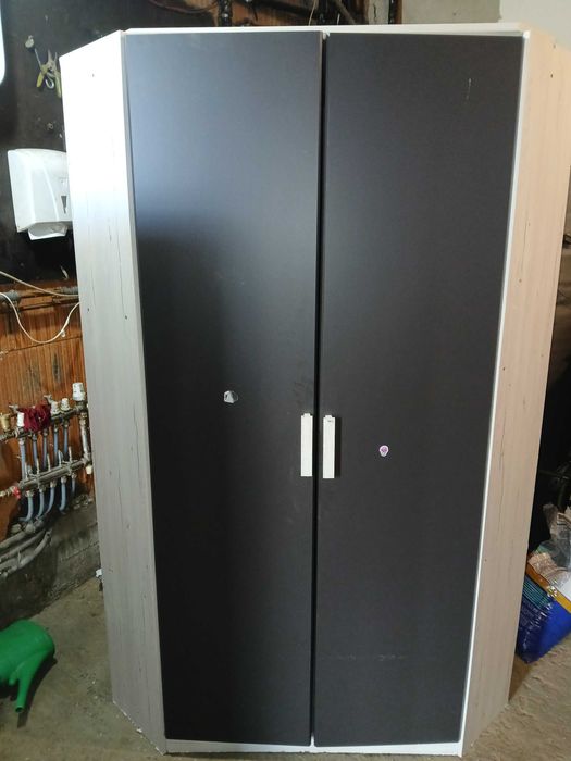 Dulap dormitor pe colt