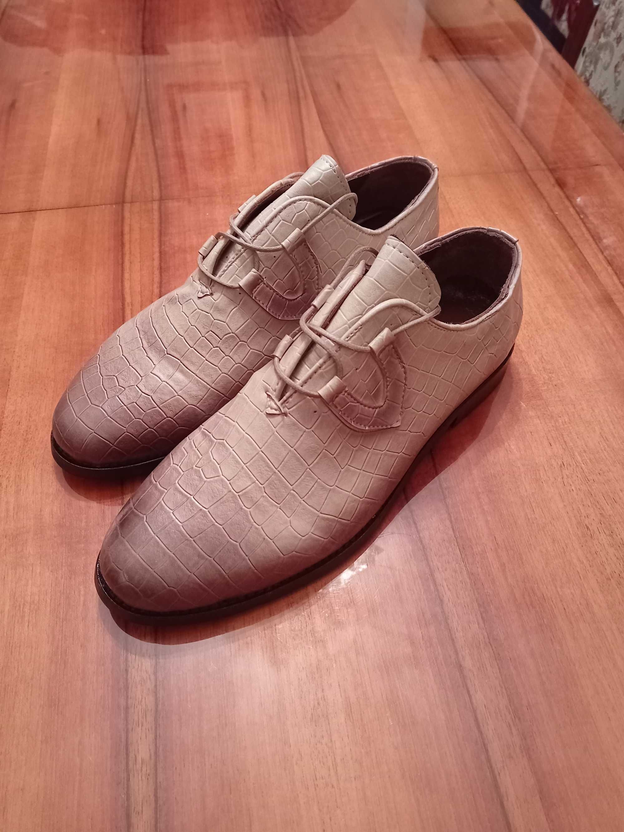 Pantofi barbatesti eleganti noi, model deosebit, bej